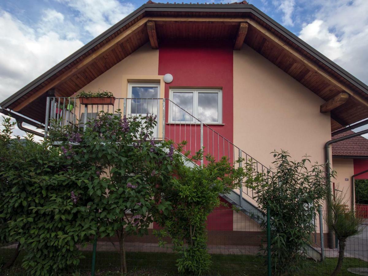 Apartment Marjetka Zirovnica 外观 照片