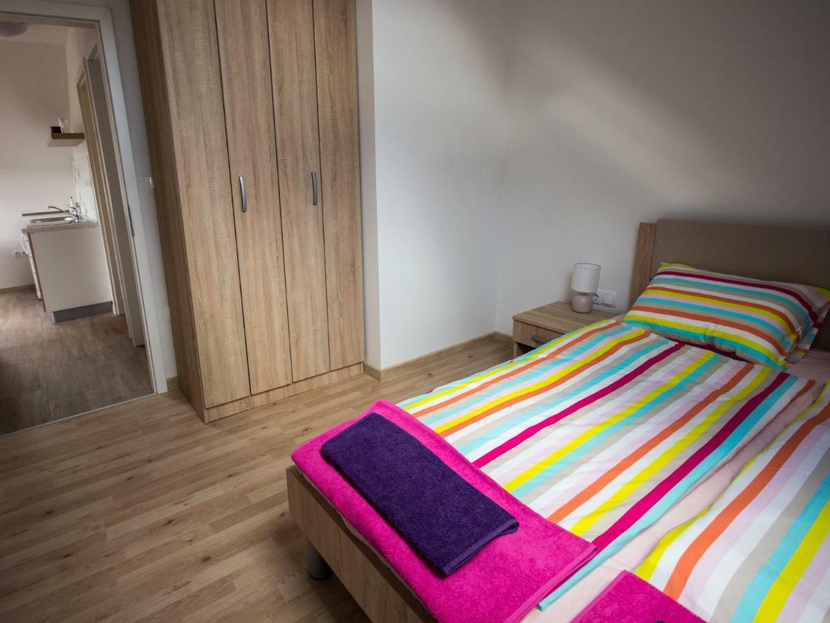 Apartment Marjetka Zirovnica 外观 照片